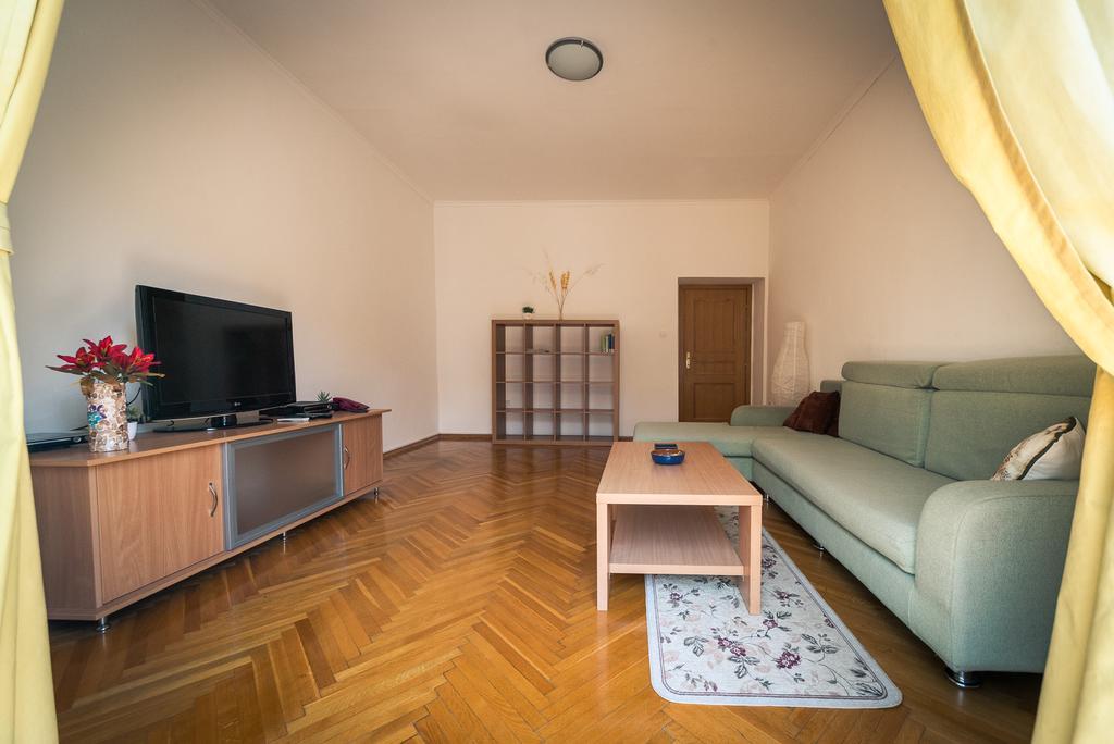 Apartment Kruna Center ポドゴリツァ エクステリア 写真